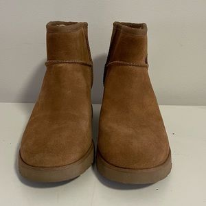 UGG CLASSIC MINI WEDGE BOOTIE